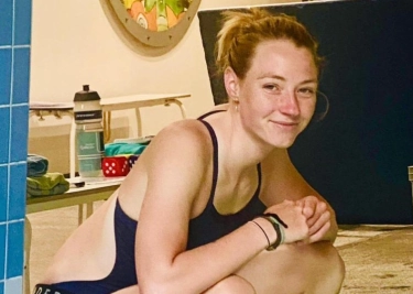 Erfahrene Trainerin Jessica Kottas beim Kinderschwimmen Leipzig